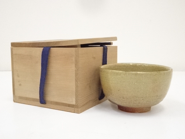 JAPANESE TEA CEREMONY / CHAWAN(TEA BOWL) / ASH GLAZE / BY RAKUZAN KILN